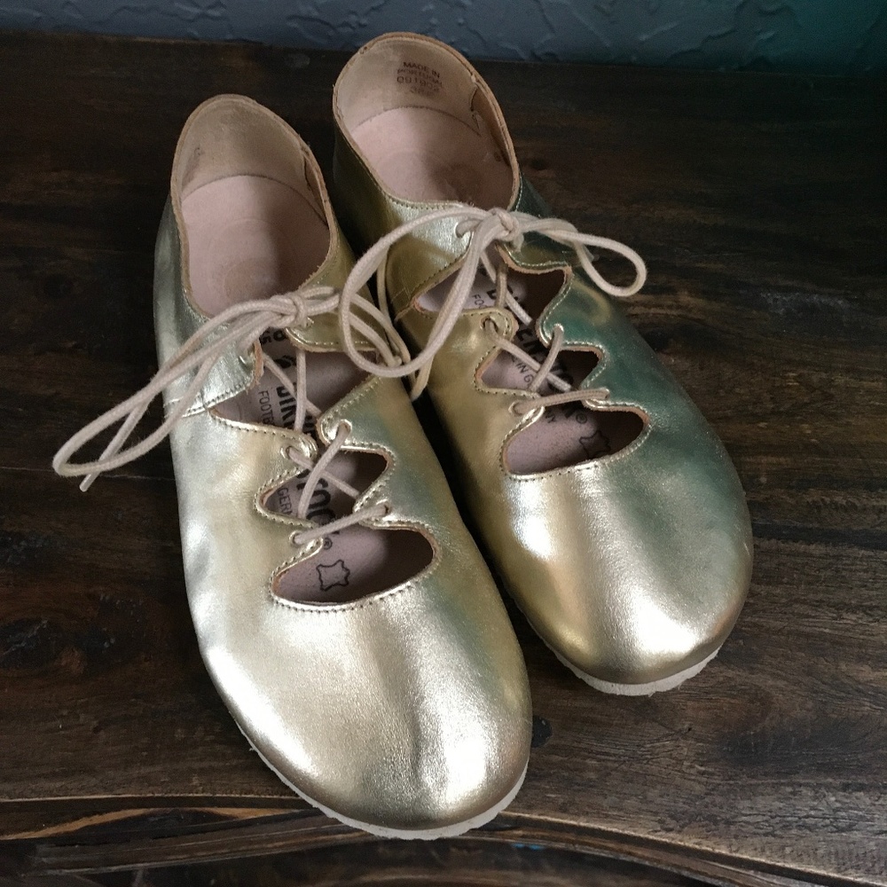 BIRKENSTOCK - “RYE” Metallic Gold Lace-Up Flats - Authentic - Size 38 (US 7)